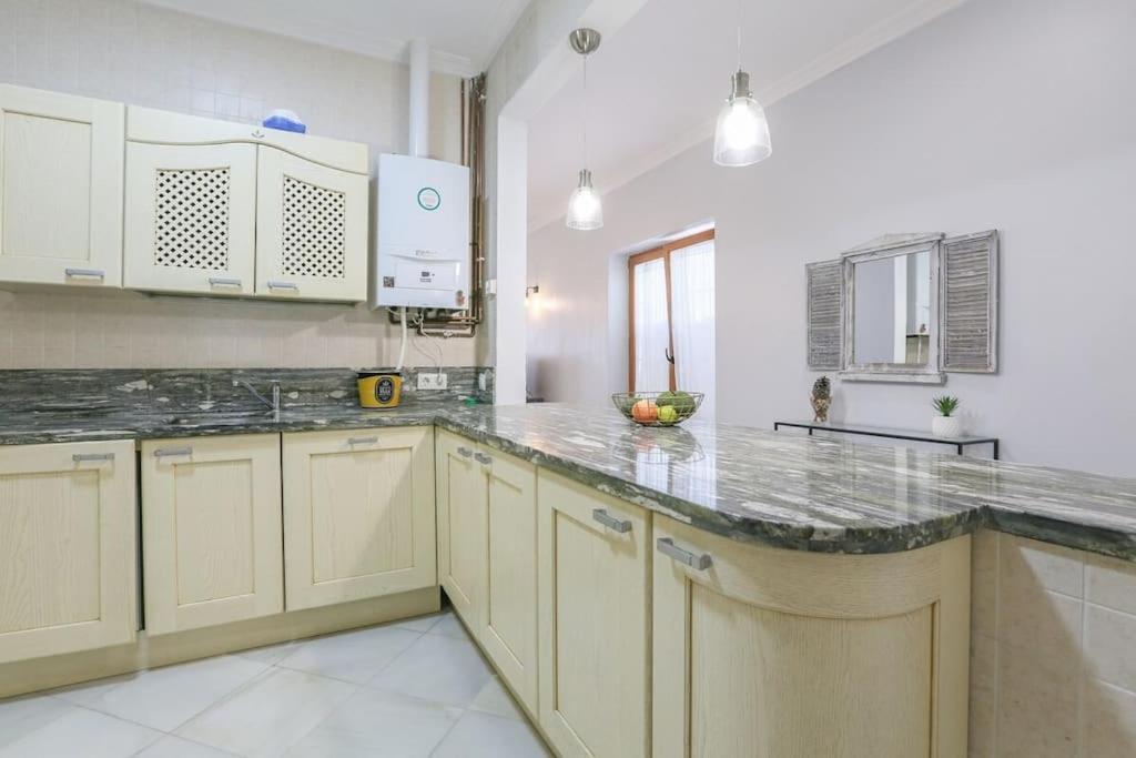 Riverwalk Suites - Puente Triana Sevilla Eksteriør billede