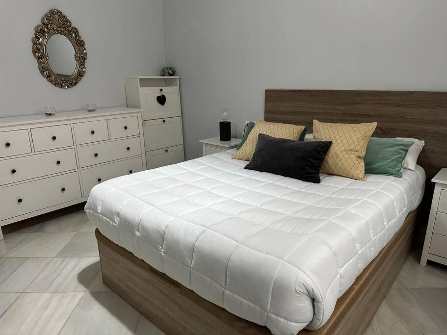 Riverwalk Suites - Puente Triana Sevilla Eksteriør billede
