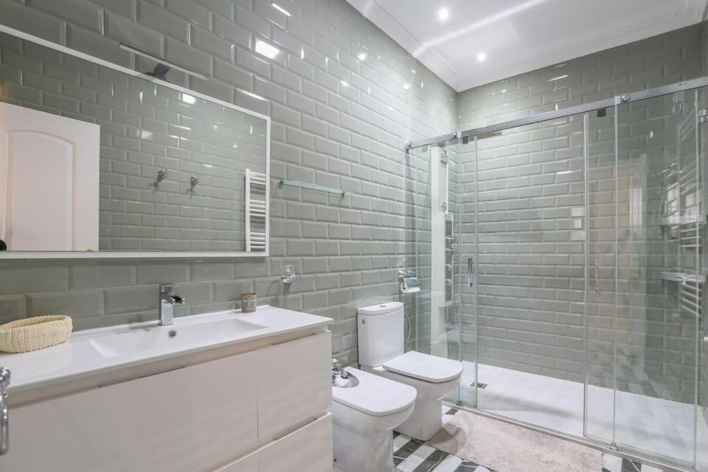 Riverwalk Suites - Puente Triana Sevilla Eksteriør billede